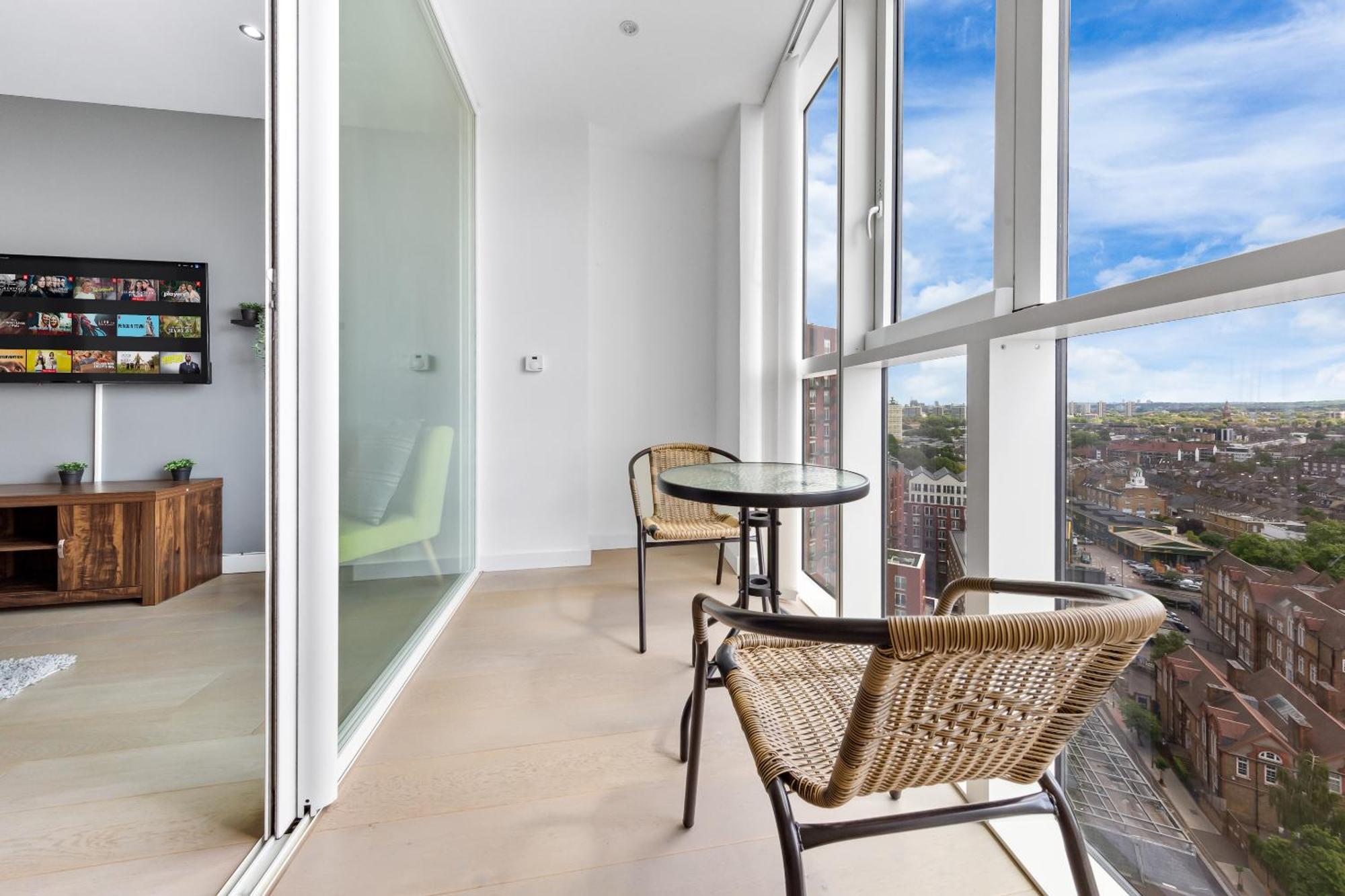 Sky Scraper Luxury 1br Roof Terrace And Gym Bed & Breakfast