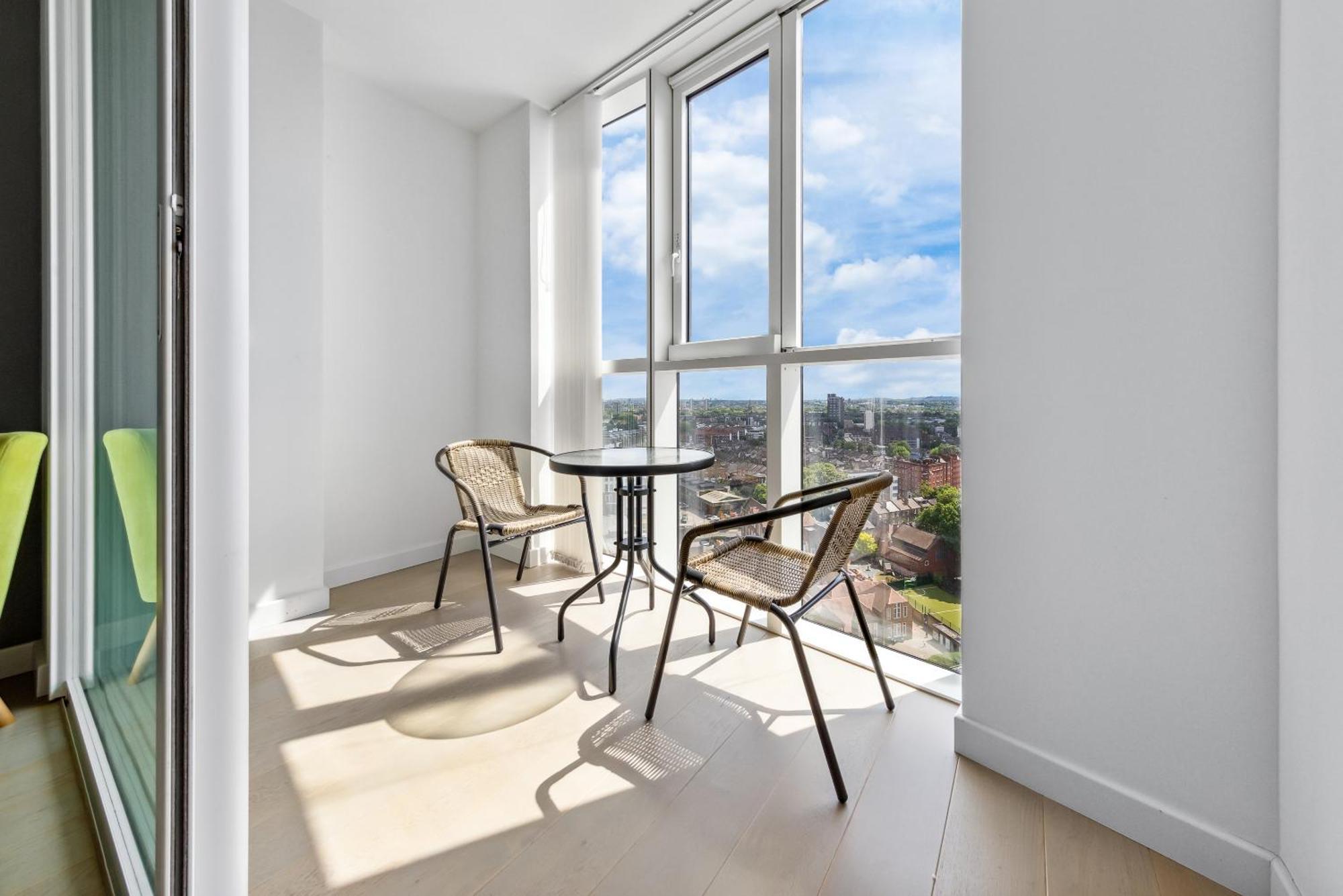 Sky Scraper Luxury 1br Roof Terrace And Gym Bed & Breakfast